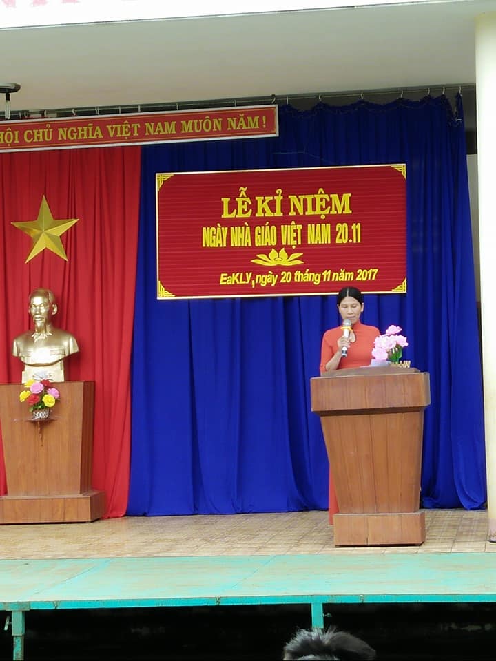 Một số hình ảnh Lễ kỉ niệm ngày nhà giáo Việt Nam 20/11/2017 của trường TH hoàng Hoa Thám